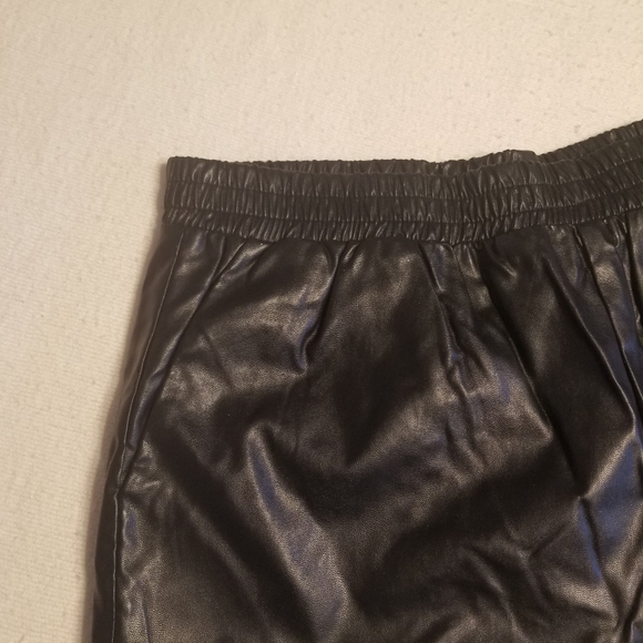 New Topshop Faux Leather Shorts - Black - Picture 2 of 9